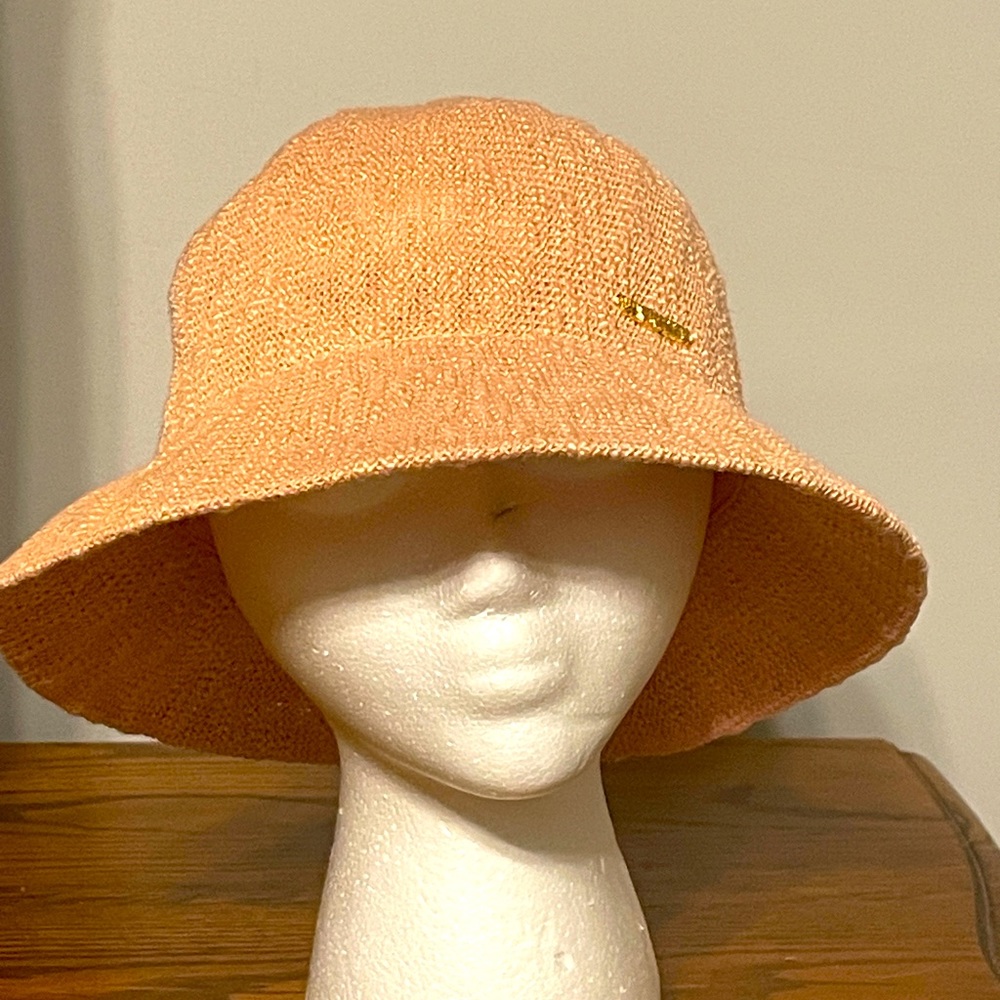 Cute Steve Madden tangerine hat. Like new.